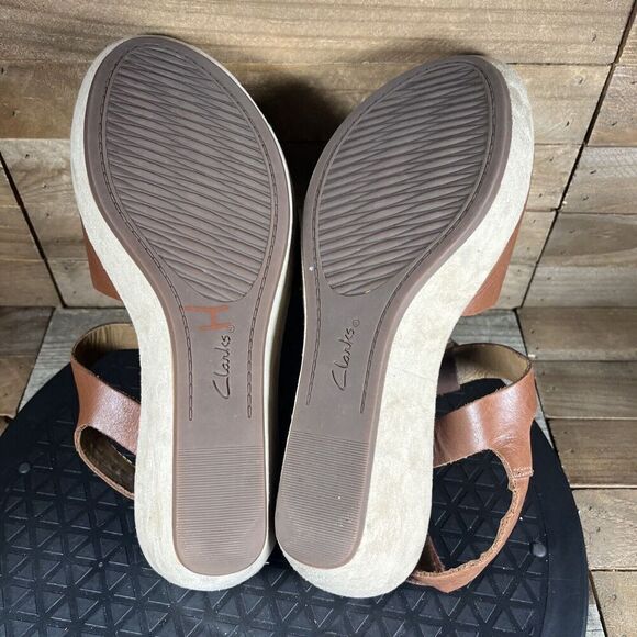 Clarks Soft Cushion Women Size 7.5 M Hazelle Amore T-Strap Brown Leather Sandal - Picture 9 of 10